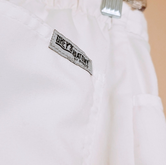 Grey's Anatomy | Women's White Medical Scrubs Pants (Size XS) - Picture 11 of 14